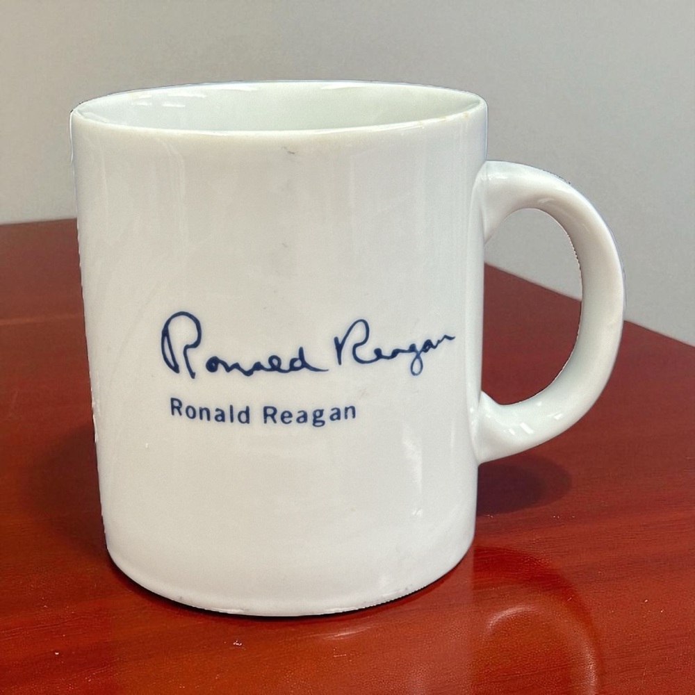 RARE National Archives And Records Administration Coffee Mug 1985 Ronald Reagan